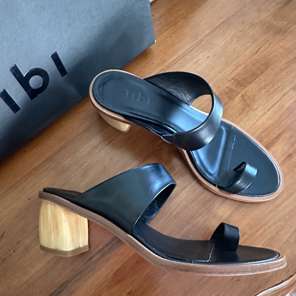 Tibi Olivia Leather Sandals in Navy Size 38